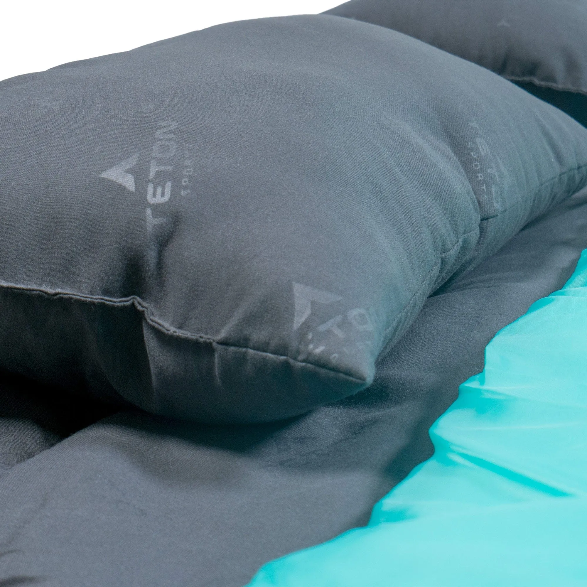 Cascade 40˚F Double Sleeping Bag with Pillows