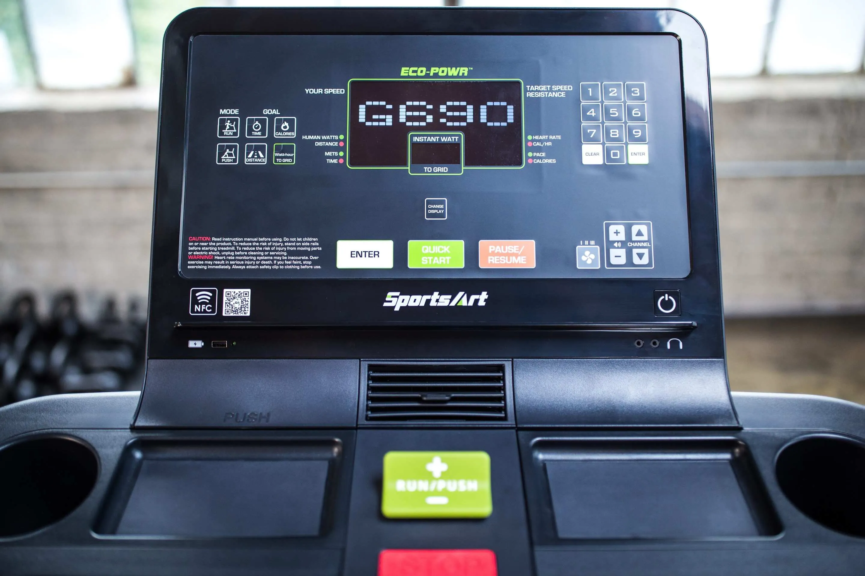 SportsArt Verde Status Eco-Powr Treadmill G690
